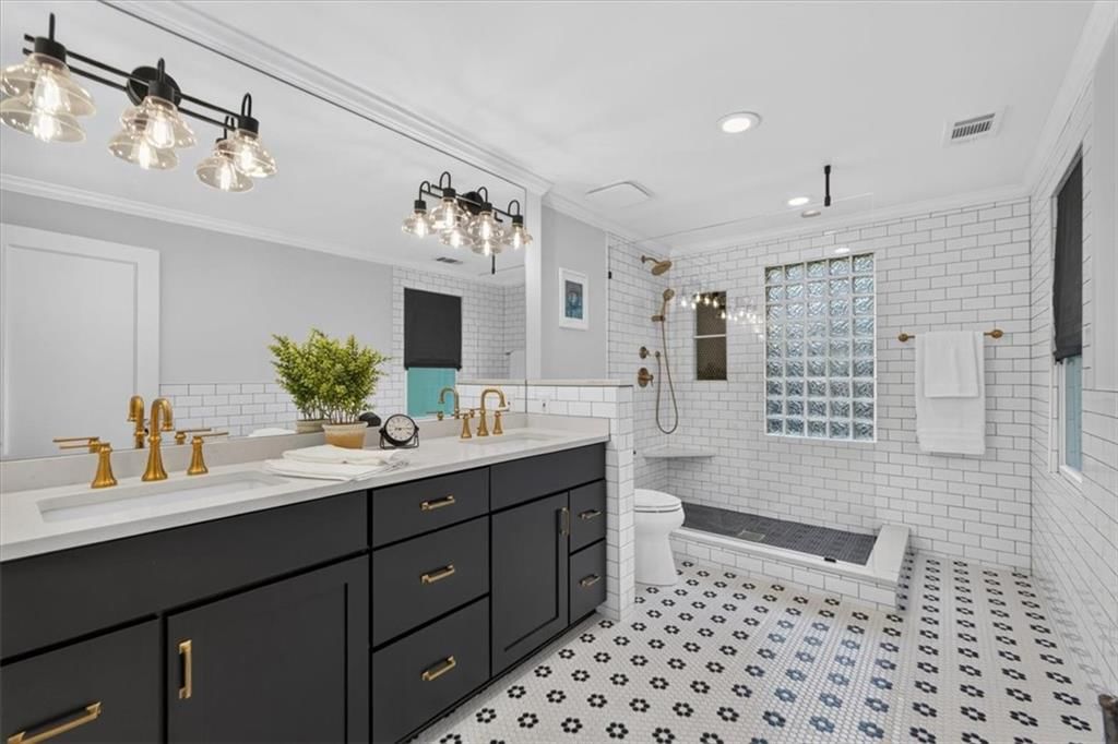 441 W 58th Terrace — photo 32