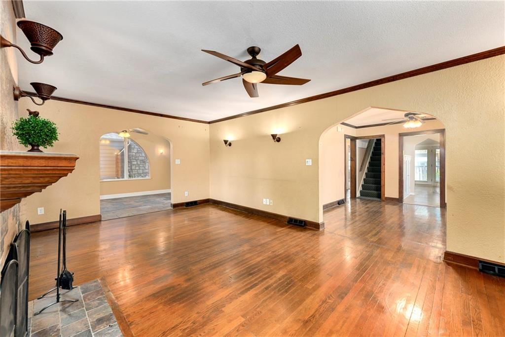 1500 S Broadway Street — photo 12