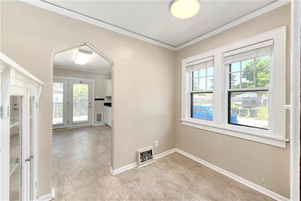 1500 S Broadway Street — photo 19