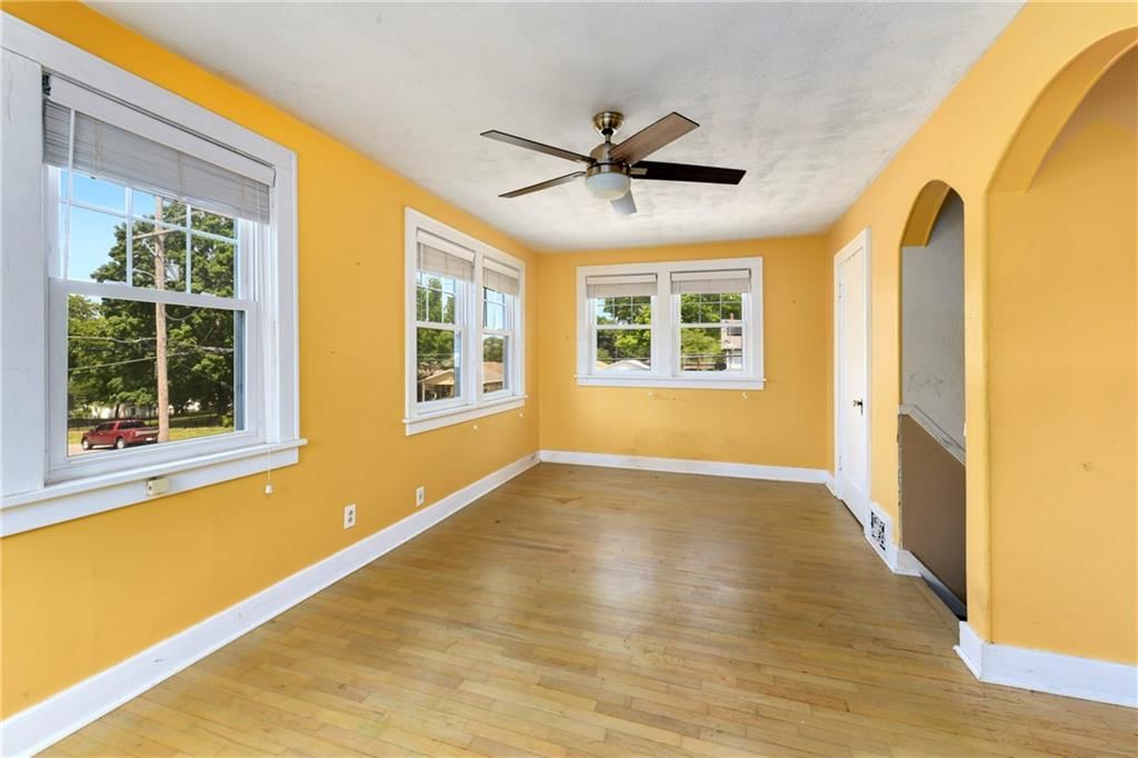 1500 S Broadway Street — photo 29