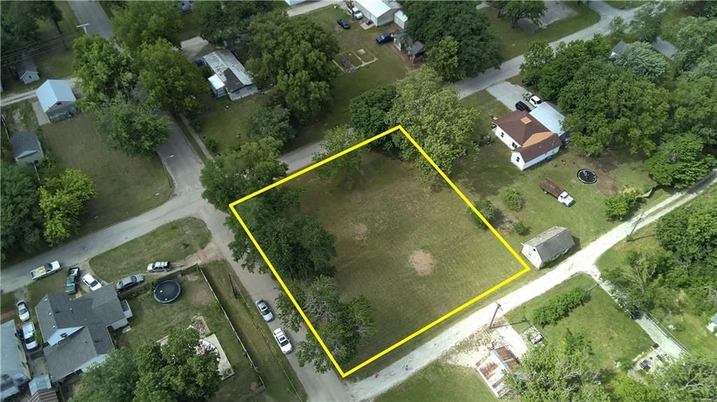 422 &428 E 3rd Street, Cherryvale, KS