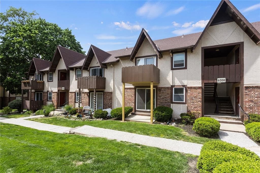 6208 Robinson Street — photo 2