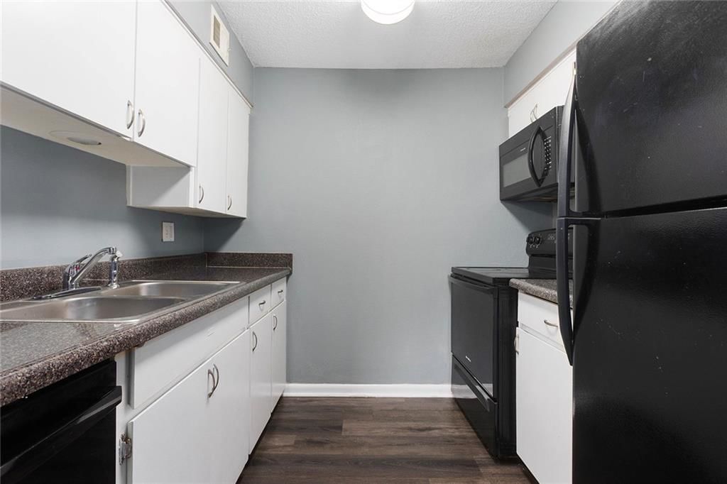 6208 Robinson Street — photo 10
