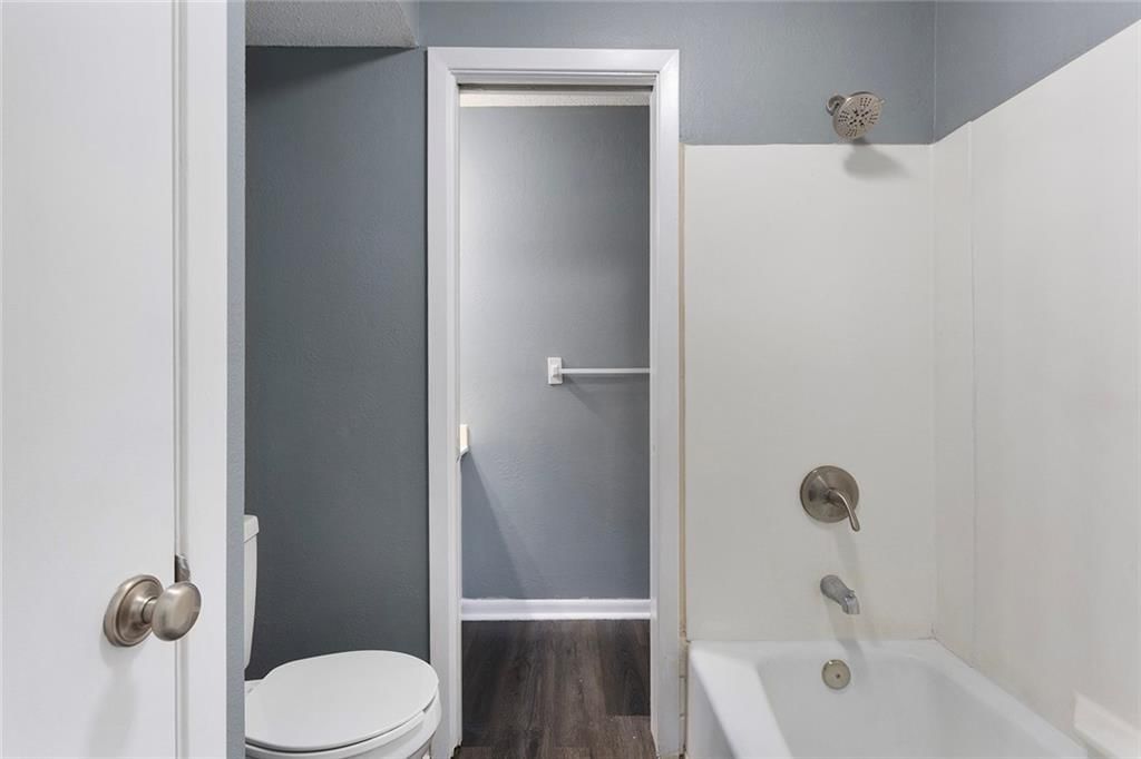 6208 Robinson Street — photo 15