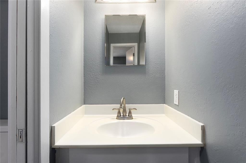 6208 Robinson Street — photo 16