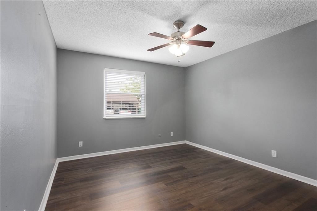 6208 Robinson Street — photo 20