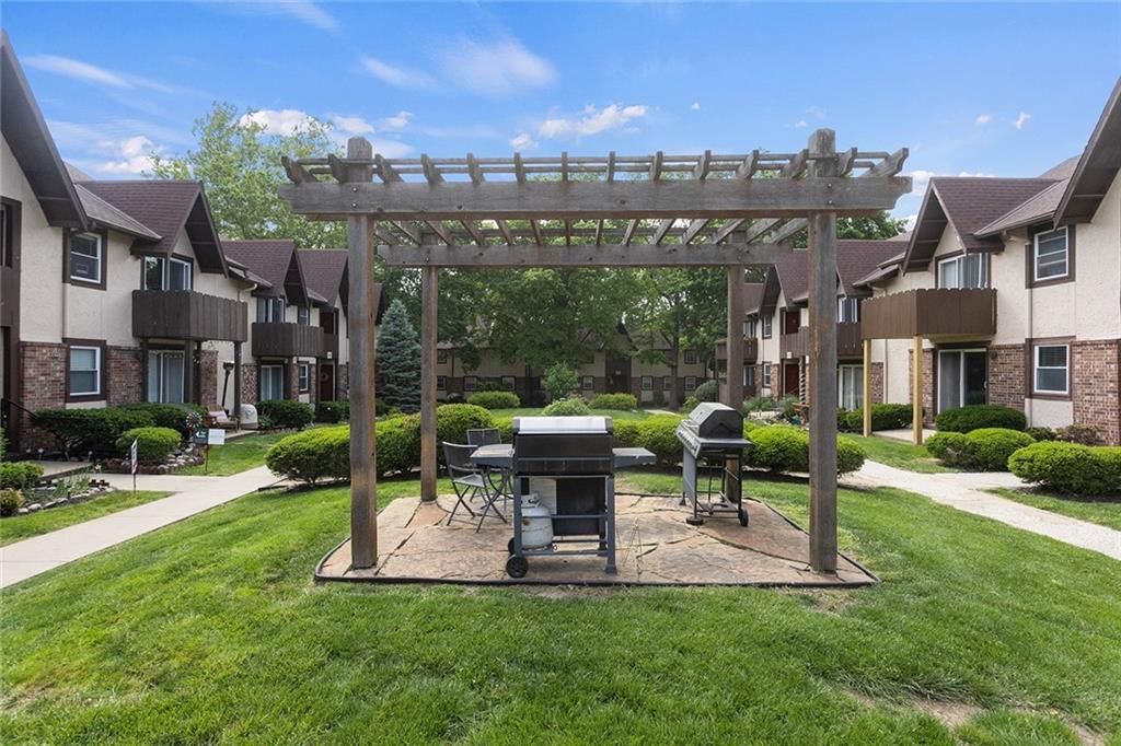 6208 Robinson Street — photo 23