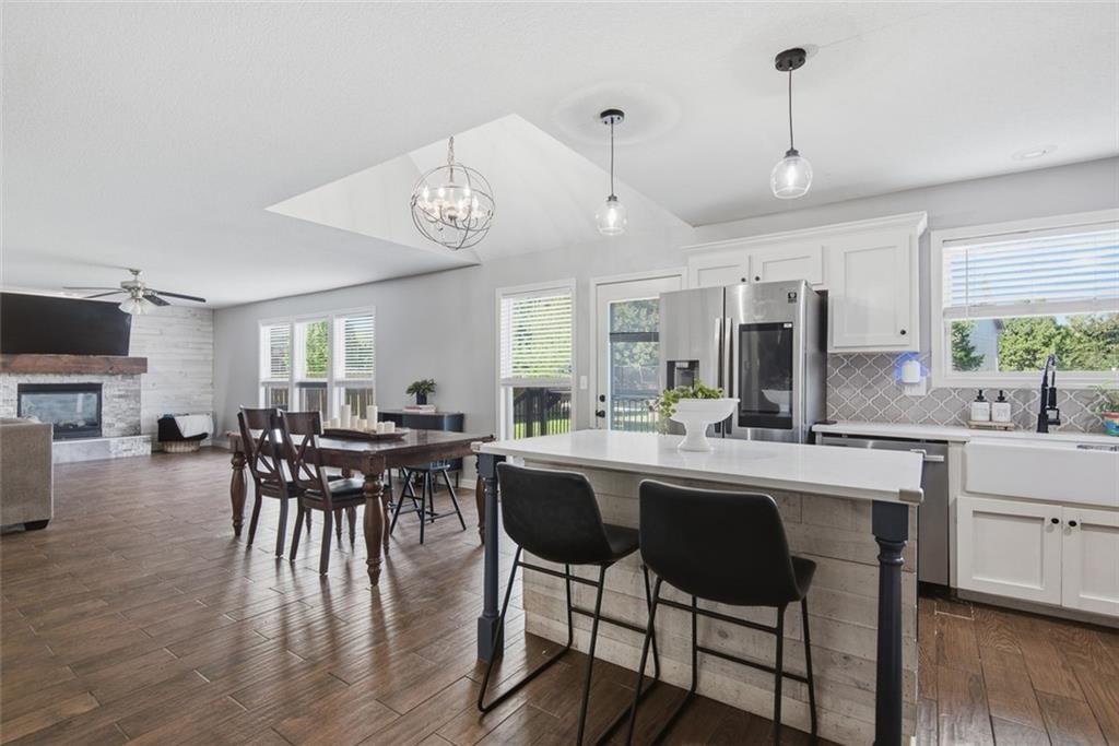 269 W Cheyenne Street — photo 4