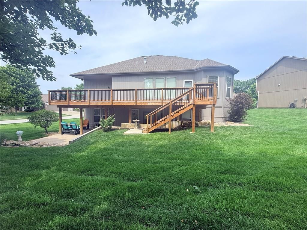 523 Brookwood Lane — photo 2
