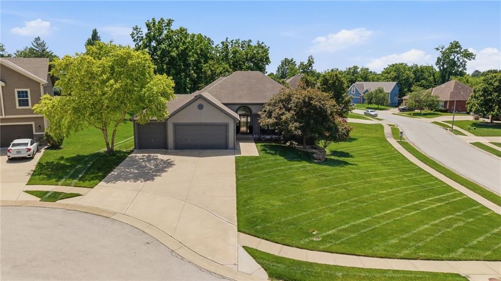 523 Brookwood Lane — photo 3