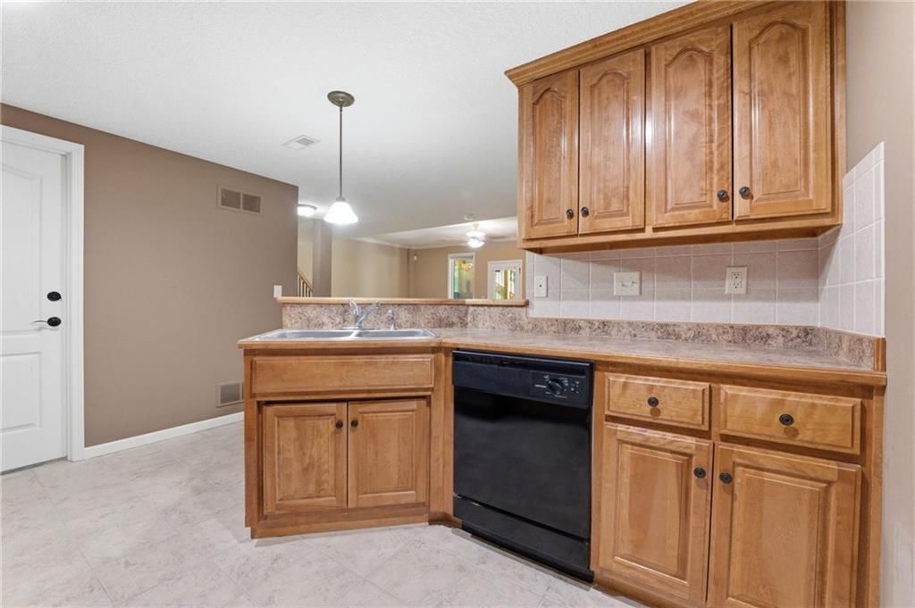 523 Brookwood Lane — photo 32
