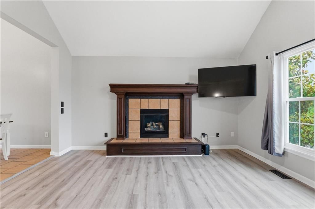 210 E Whispering Hills Boulevard — photo 3