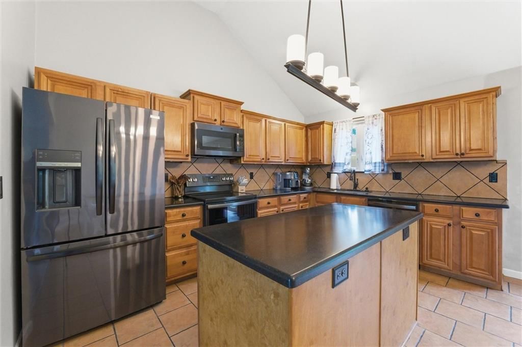 210 E Whispering Hills Boulevard — photo 17