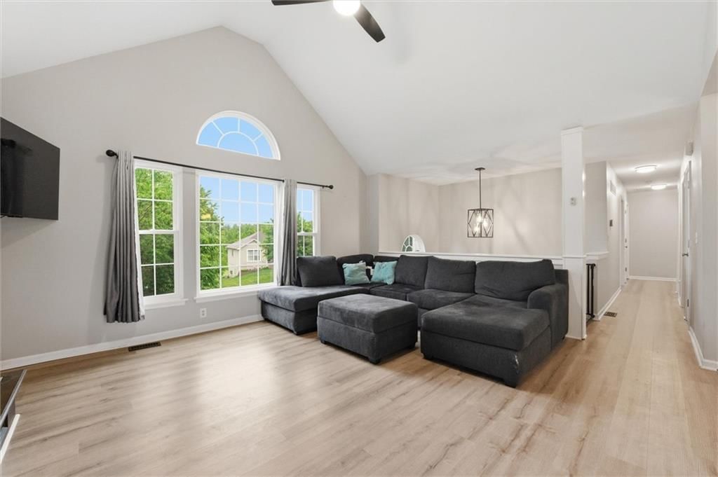 210 E Whispering Hills Boulevard — photo 18