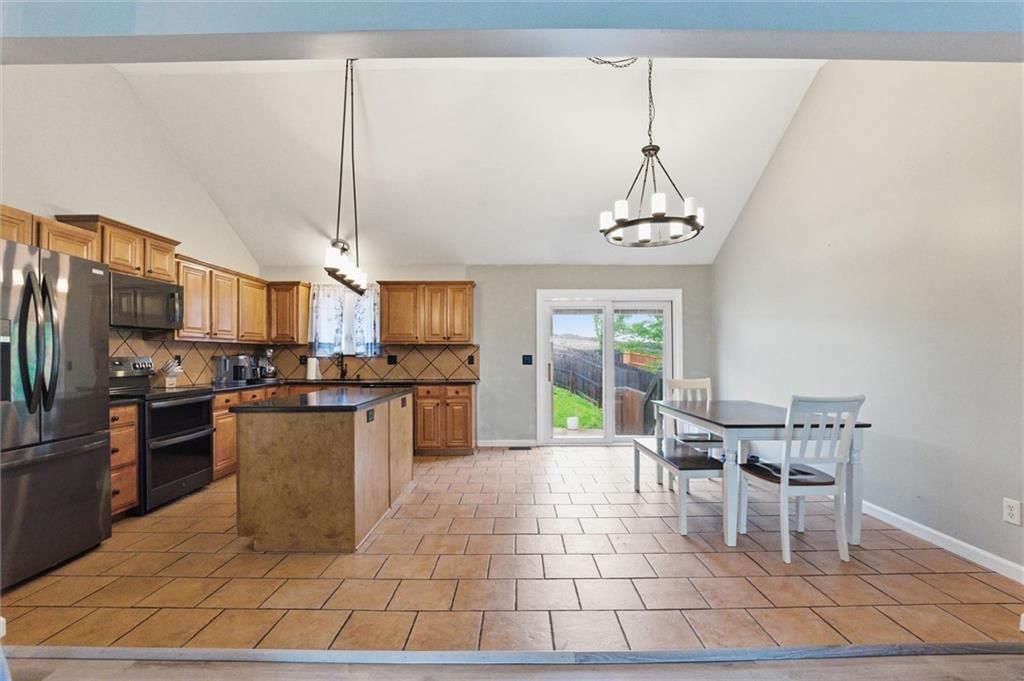 210 E Whispering Hills Boulevard — photo 22