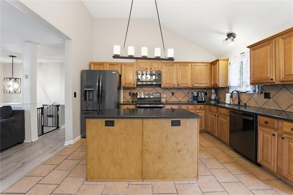 210 E Whispering Hills Boulevard — photo 23