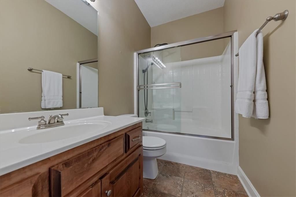 21301 Noble Street — photo 13