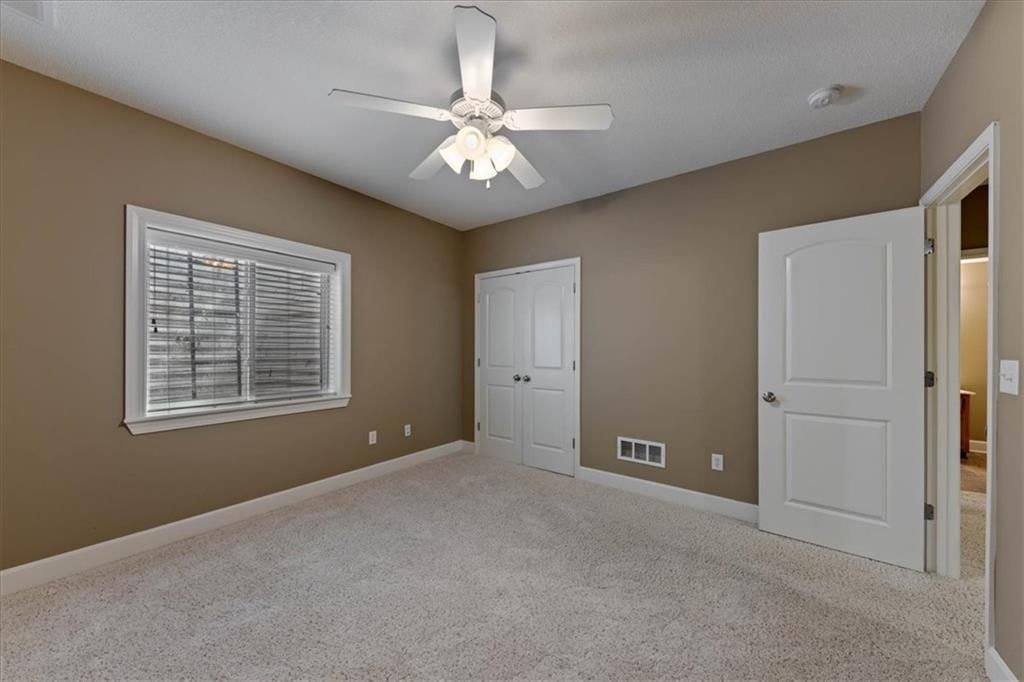 21301 Noble Street — photo 23