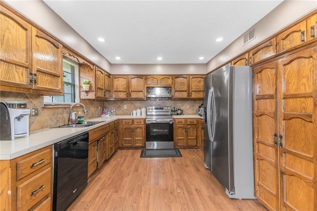 14910 W 65th Street — photo 9