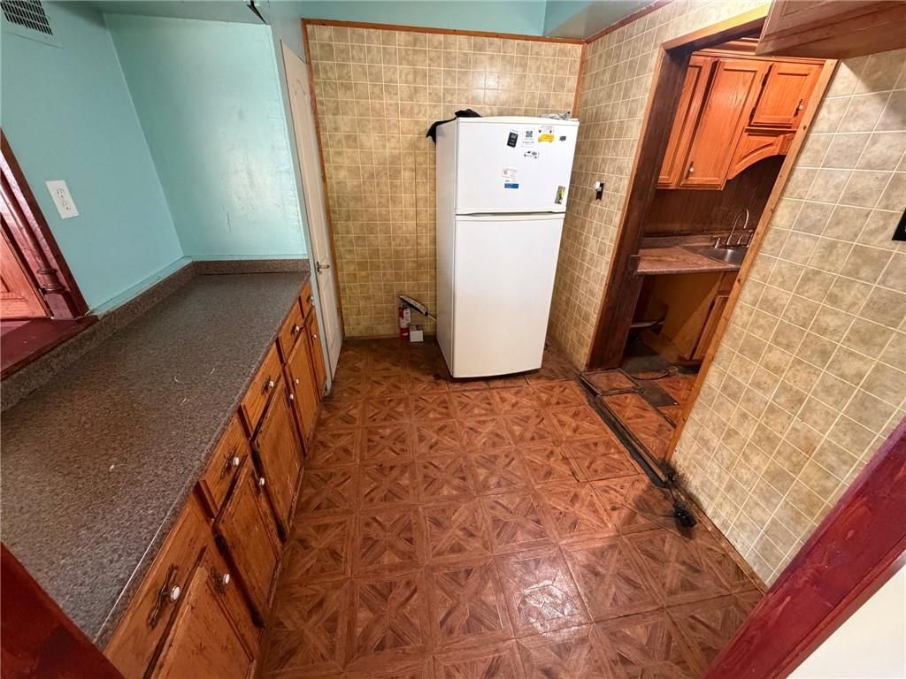 4417 N Oak Trafficway — photo 4