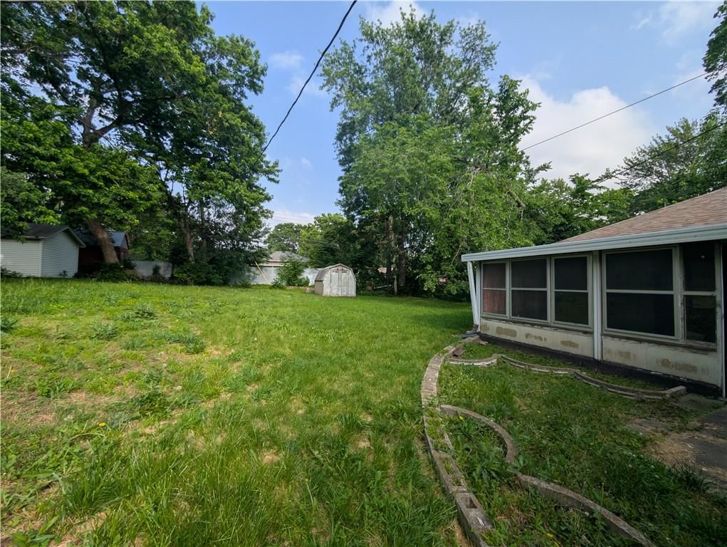 4417 N Oak Trafficway — photo 6