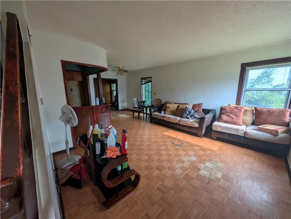 4417 N Oak Trafficway — photo 9