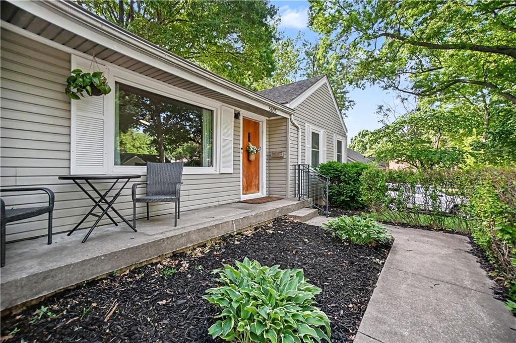 5635 Beverly Avenue — photo 4