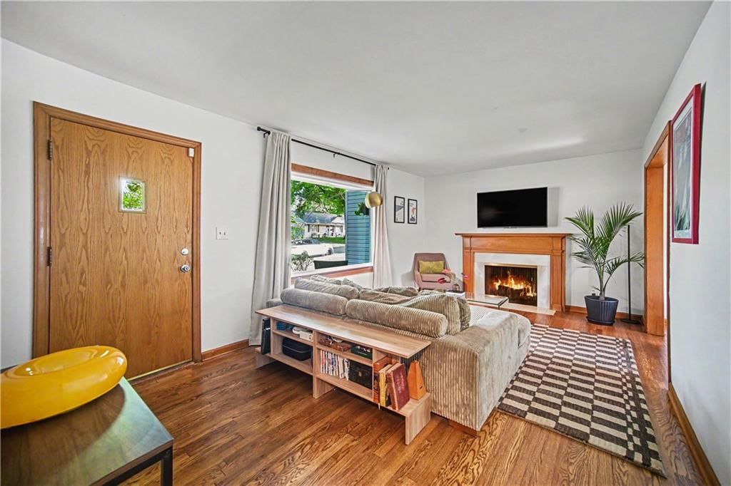 5635 Beverly Avenue — photo 5