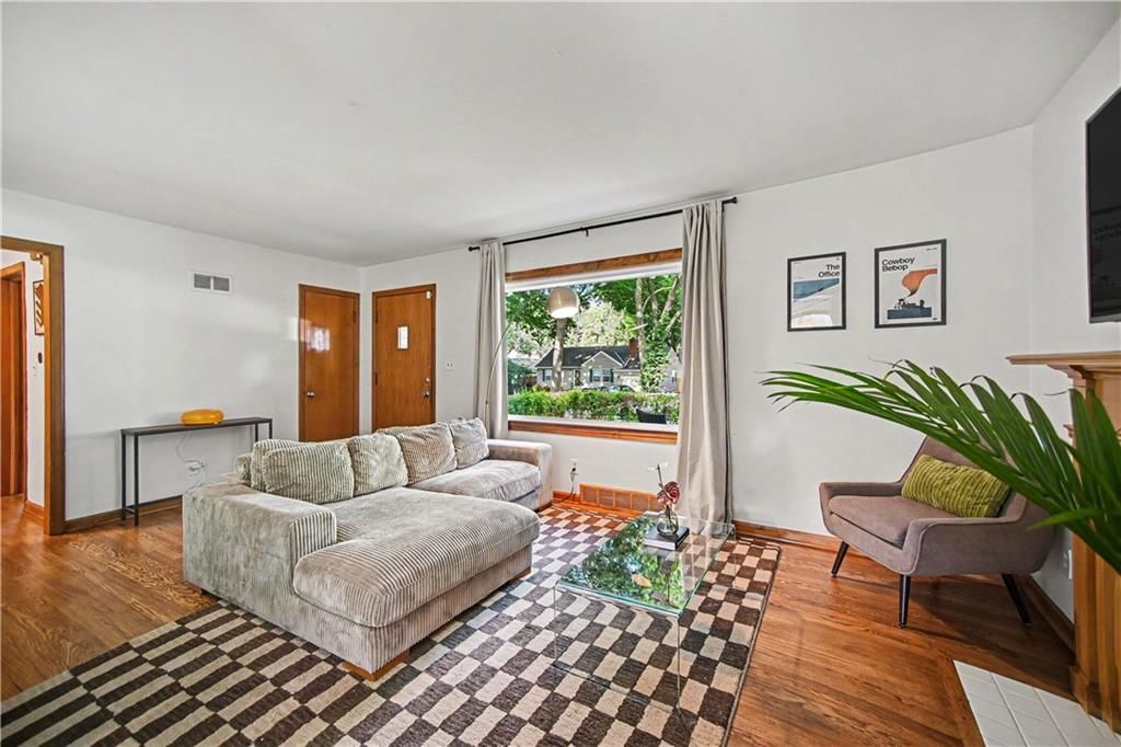 5635 Beverly Avenue — photo 7