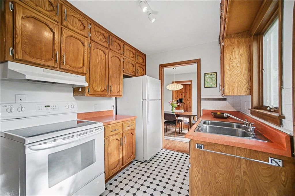 5635 Beverly Avenue — photo 11