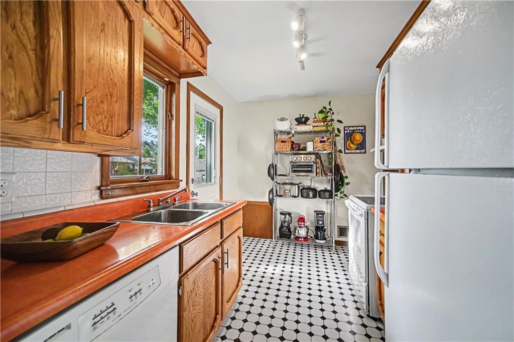 5635 Beverly Avenue — photo 12