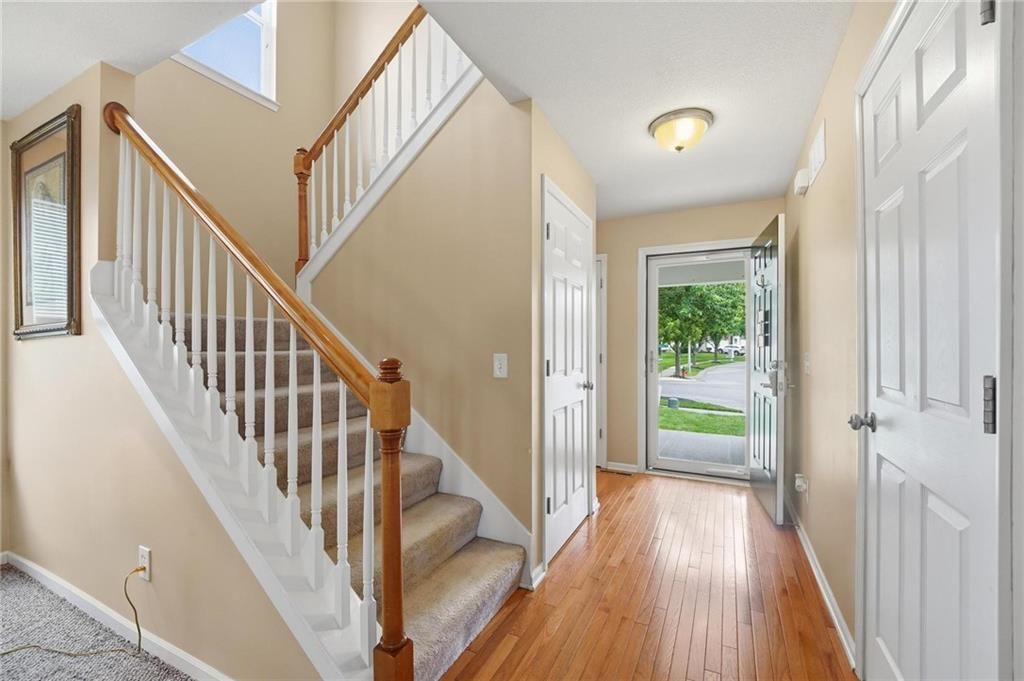 9844 N Hawthorne Avenue — photo 5