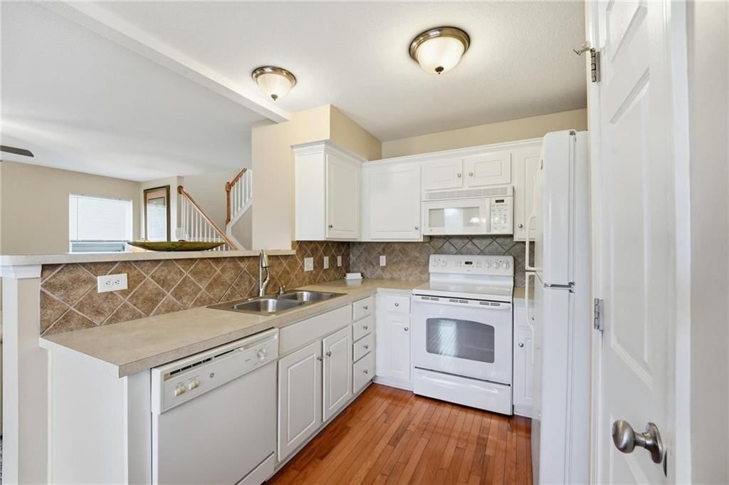 9844 N Hawthorne Avenue — photo 9