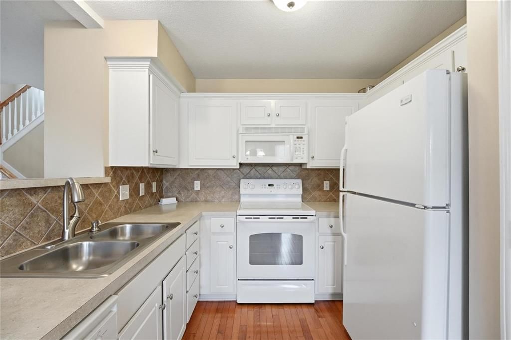 9844 N Hawthorne Avenue — photo 10