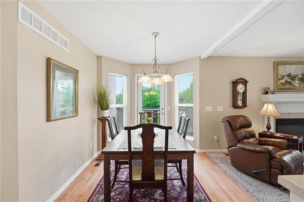 9844 N Hawthorne Avenue — photo 12