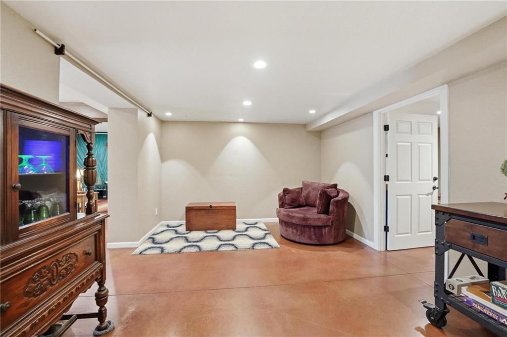 2910 NE Viewpark Place — photo 53