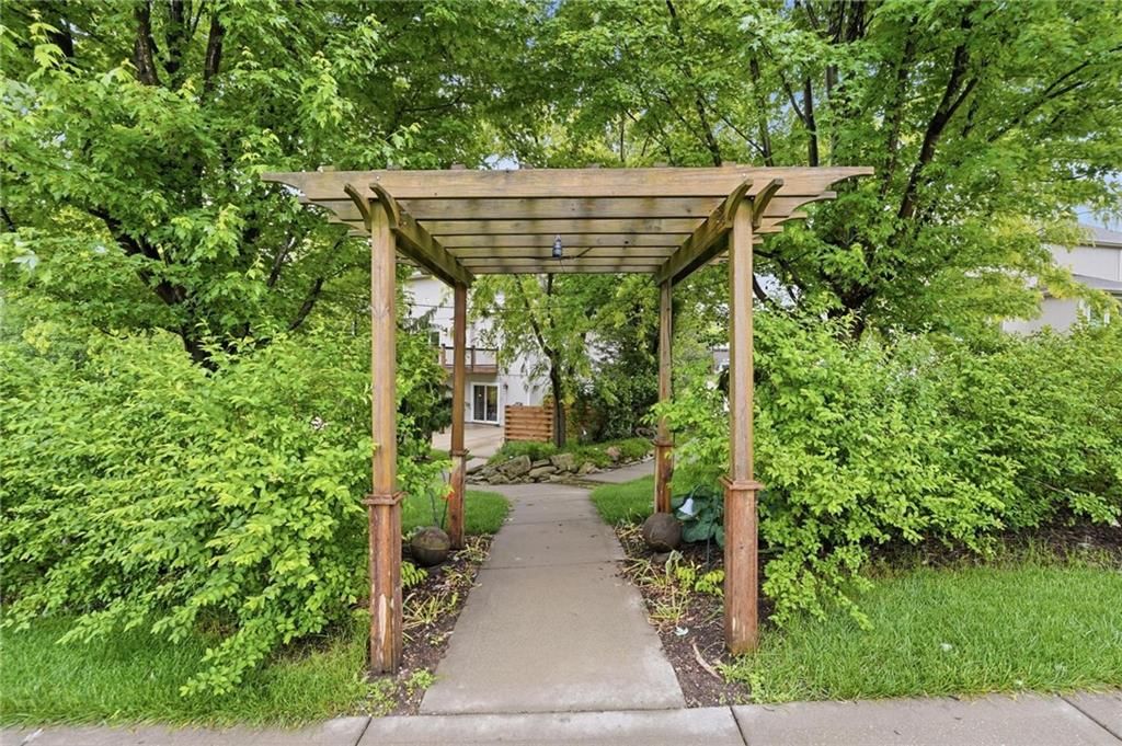 2910 NE Viewpark Place — photo 62