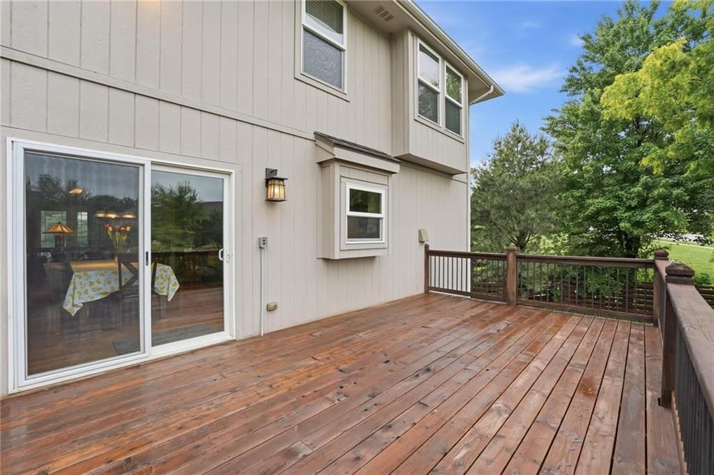 2910 NE Viewpark Place — photo 72