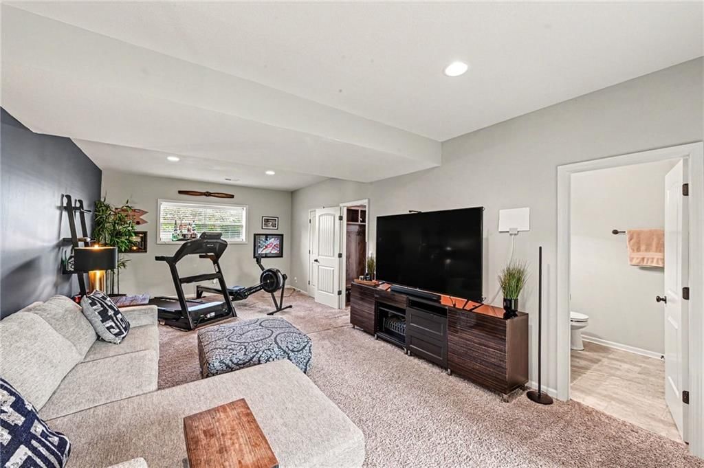 203 E Woodland Avenue — photo 20