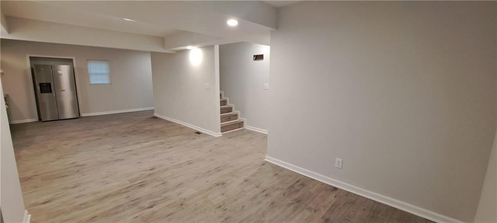 526 S Brookside Avenue — photo 3