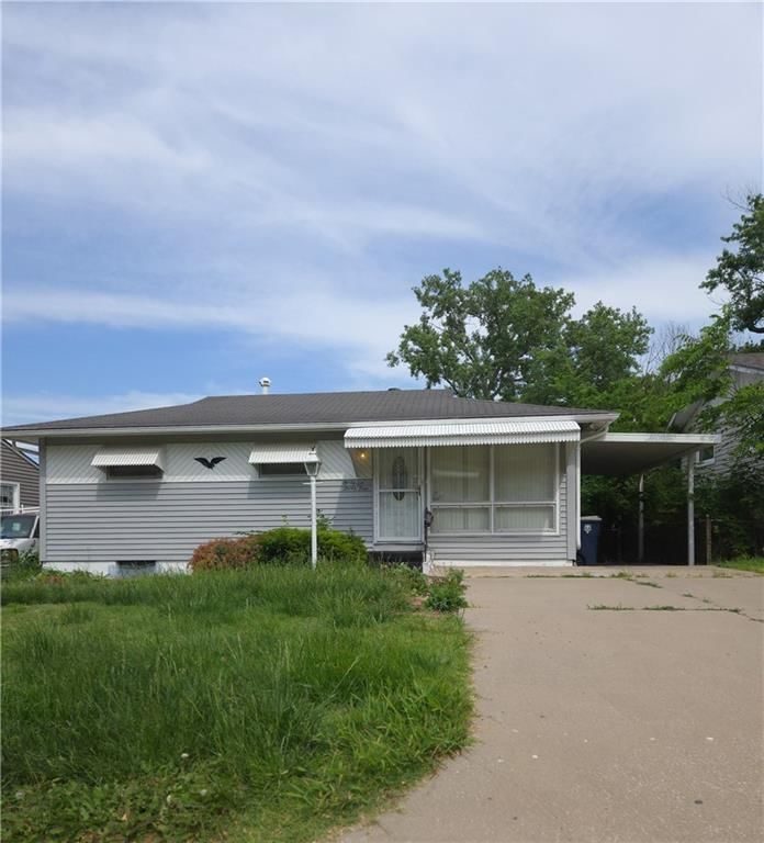 4633 Lawn Avenue — photo 1