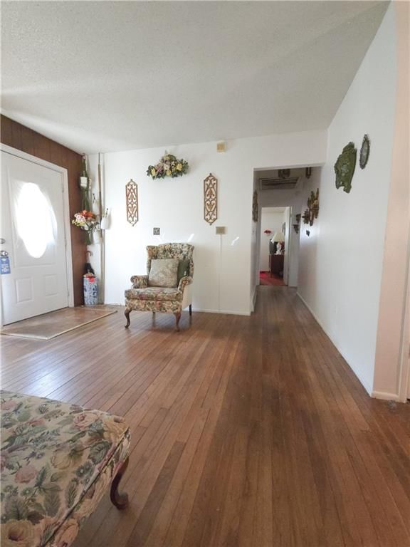 4633 Lawn Avenue — photo 3