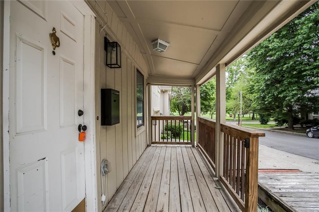 4625 Bell Street — photo 4