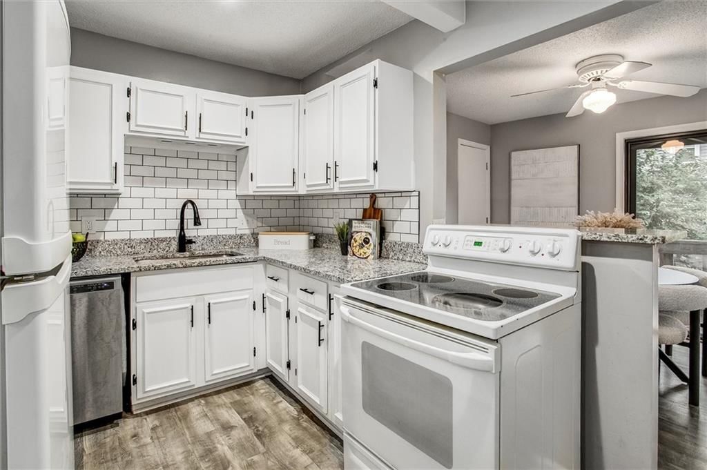 4625 Bell Street — photo 11