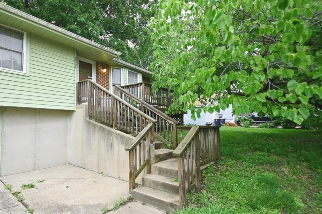 10526 N Walnut Street — photo 3