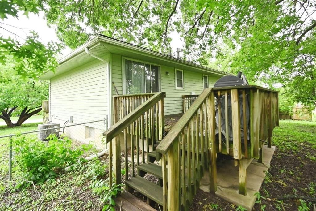 10526 N Walnut Street — photo 4