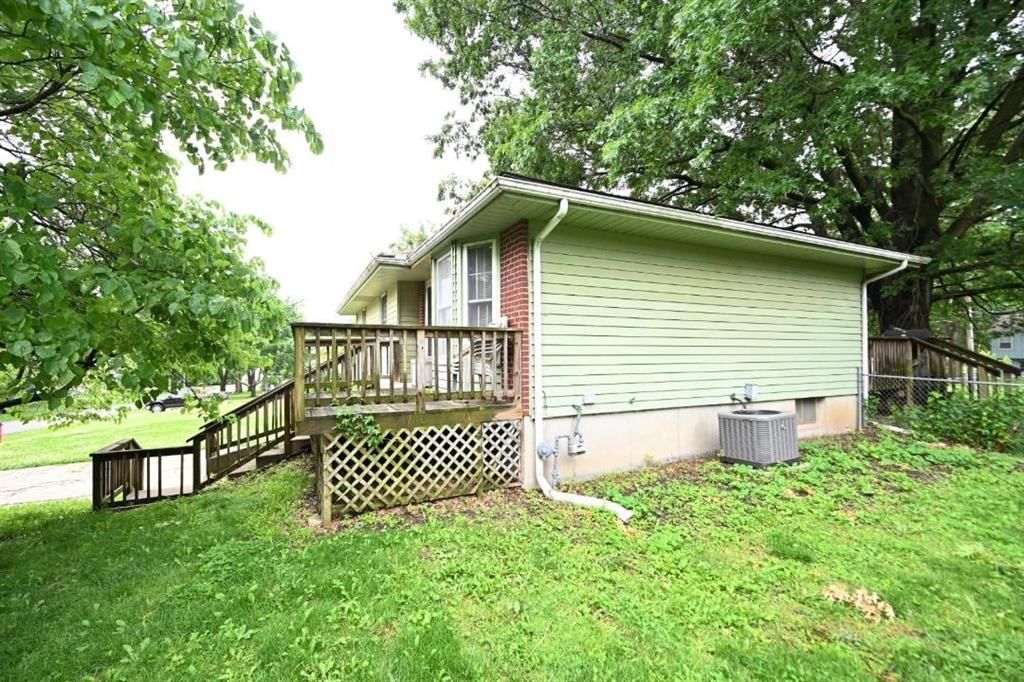 10526 N Walnut Street — photo 6