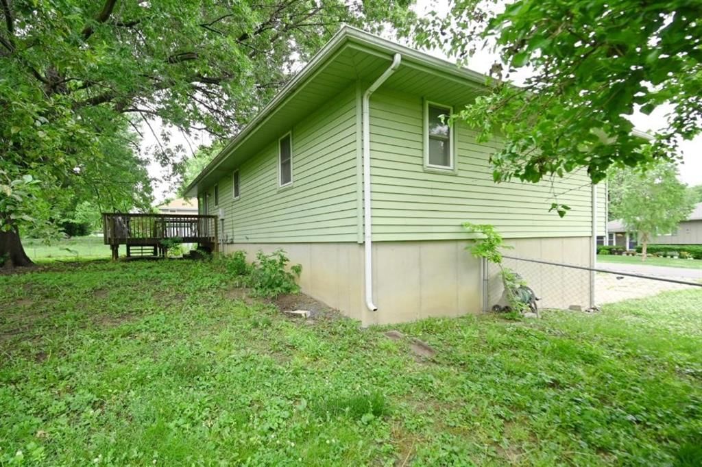 10526 N Walnut Street — photo 8