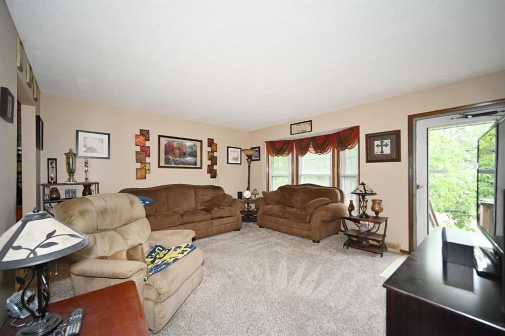 10526 N Walnut Street — photo 16
