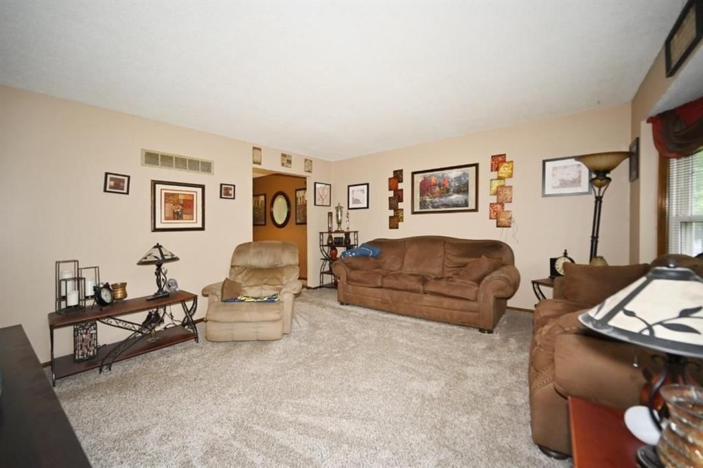 10526 N Walnut Street — photo 17